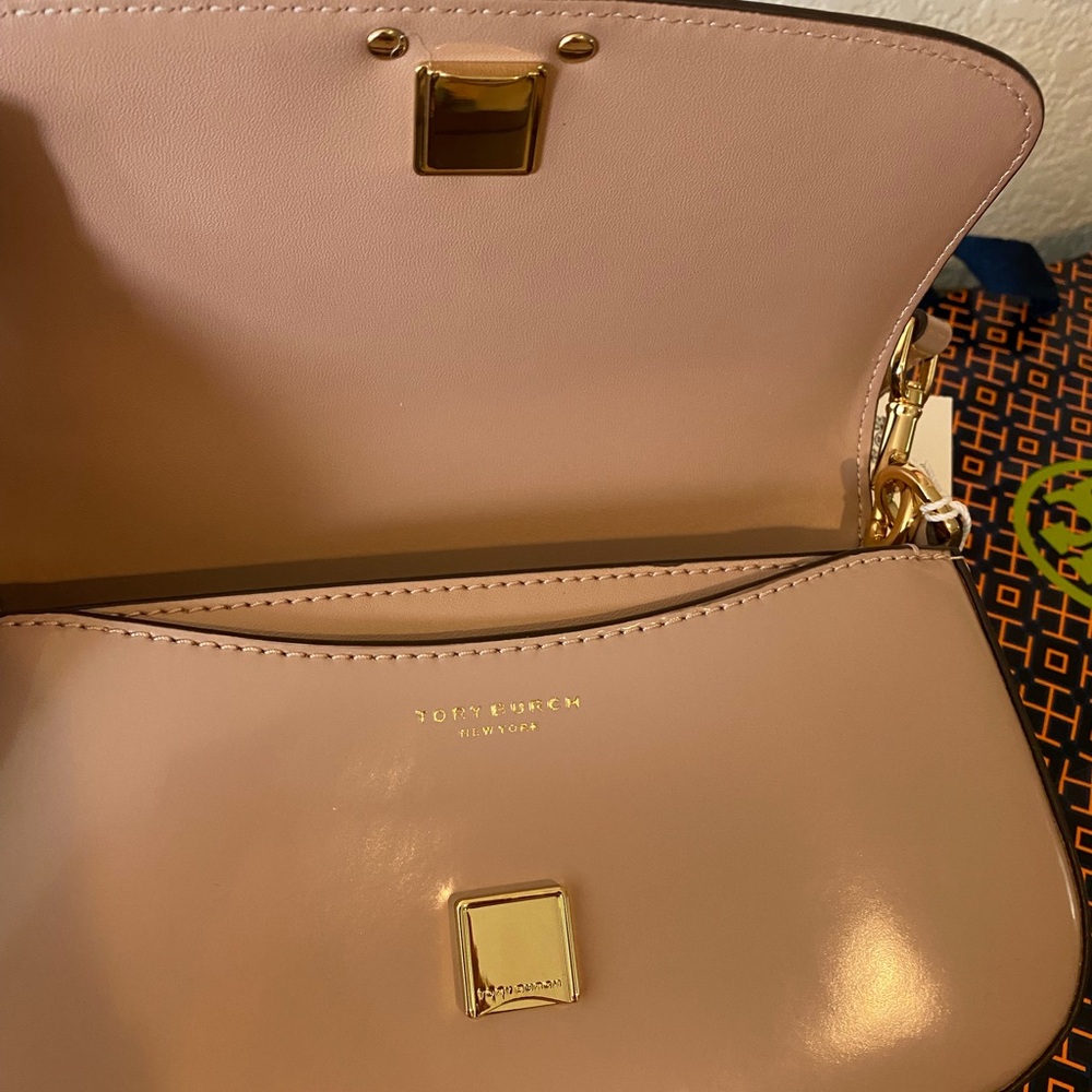 Tory Burch Patent Leather- Pink Gold Crossbody Bag with Chain Strap. With Tag. - Picture 8 of 11